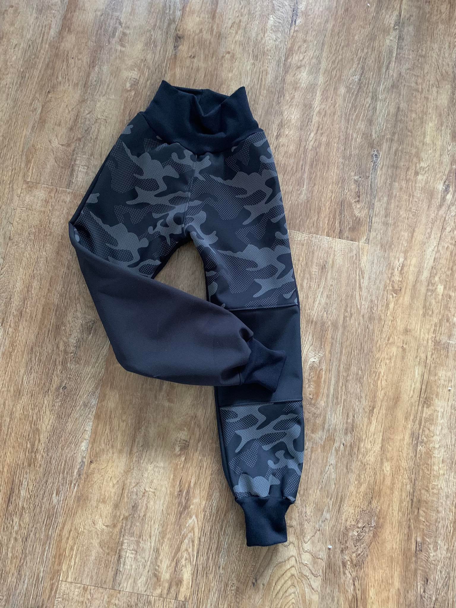 Softshellové kalhoty