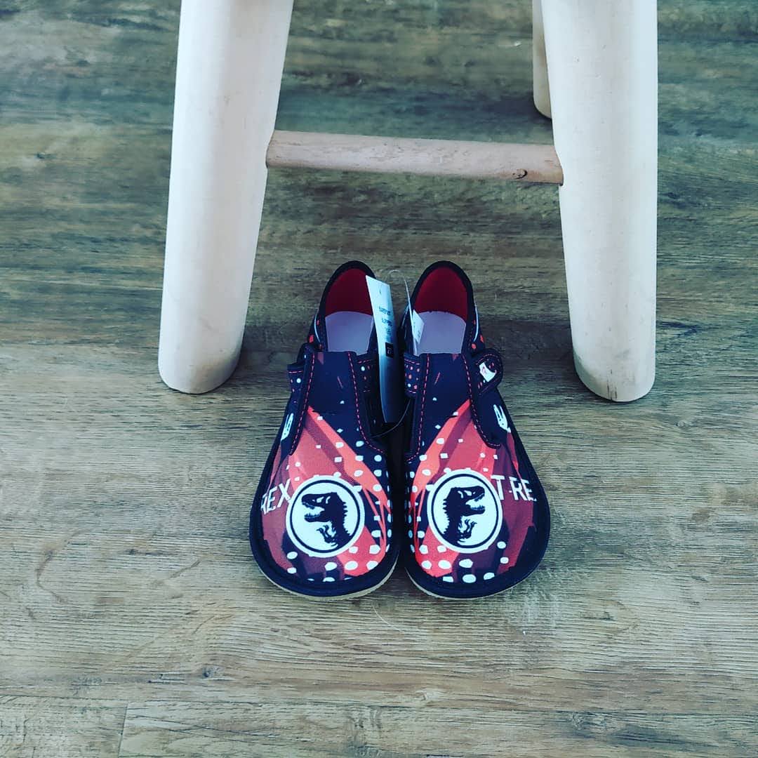 EF BAREFOOT PAPUČE 395 ČERNÝ T-REX