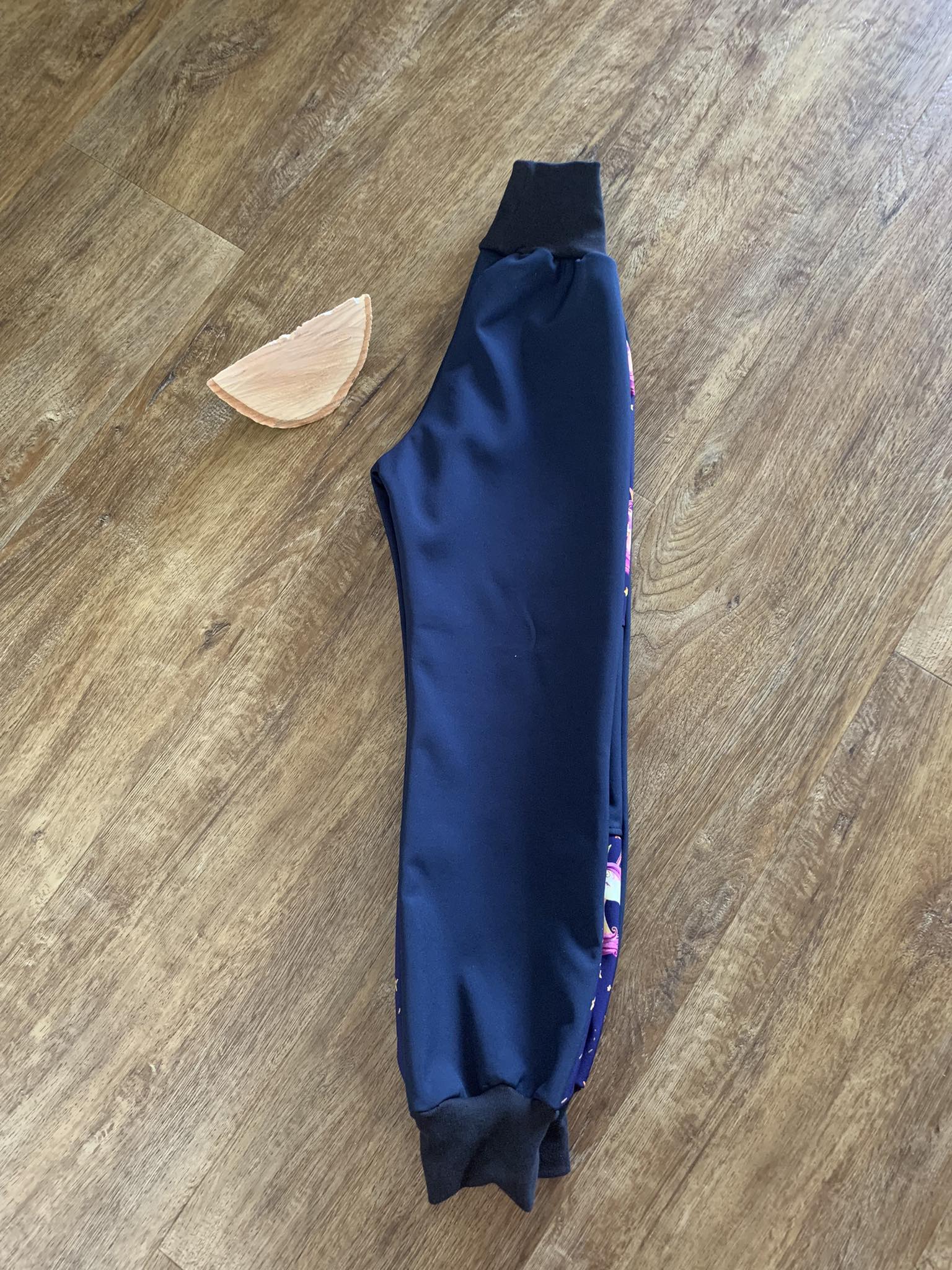 ZIMNÍ SOFTSHELLOVÉ KALHOTY JEDNOROŽEC